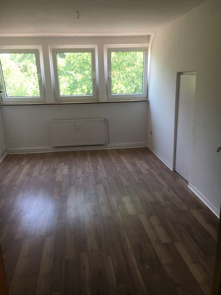 Schöne 3-Zi.-Kü.-Bad Dachgeschosswohnung in Northeim